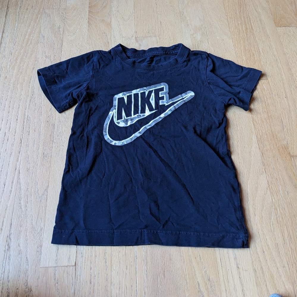 Nike tee shirt size XS